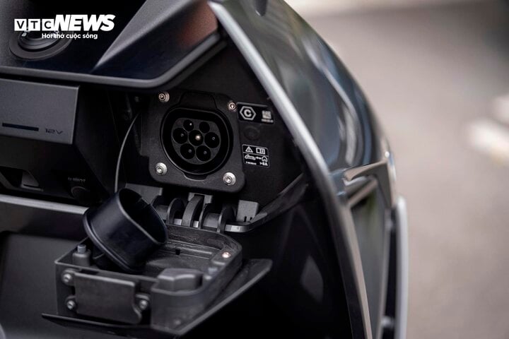 Cận cảnh xe máy điện giá hơn nửa tỷ đồng của BMW- Ảnh 8.
