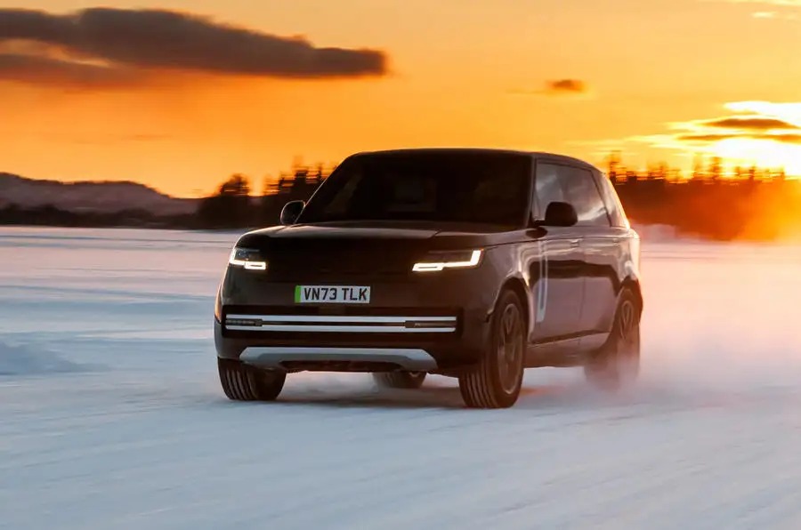 Range Rover thuần điện có gì để chào hàng giới đại gia năm 2024: Thiết kế giữ nguyên, mạnh ngang động cơ V8, off-road không ngán cung đường nào- Ảnh 3.