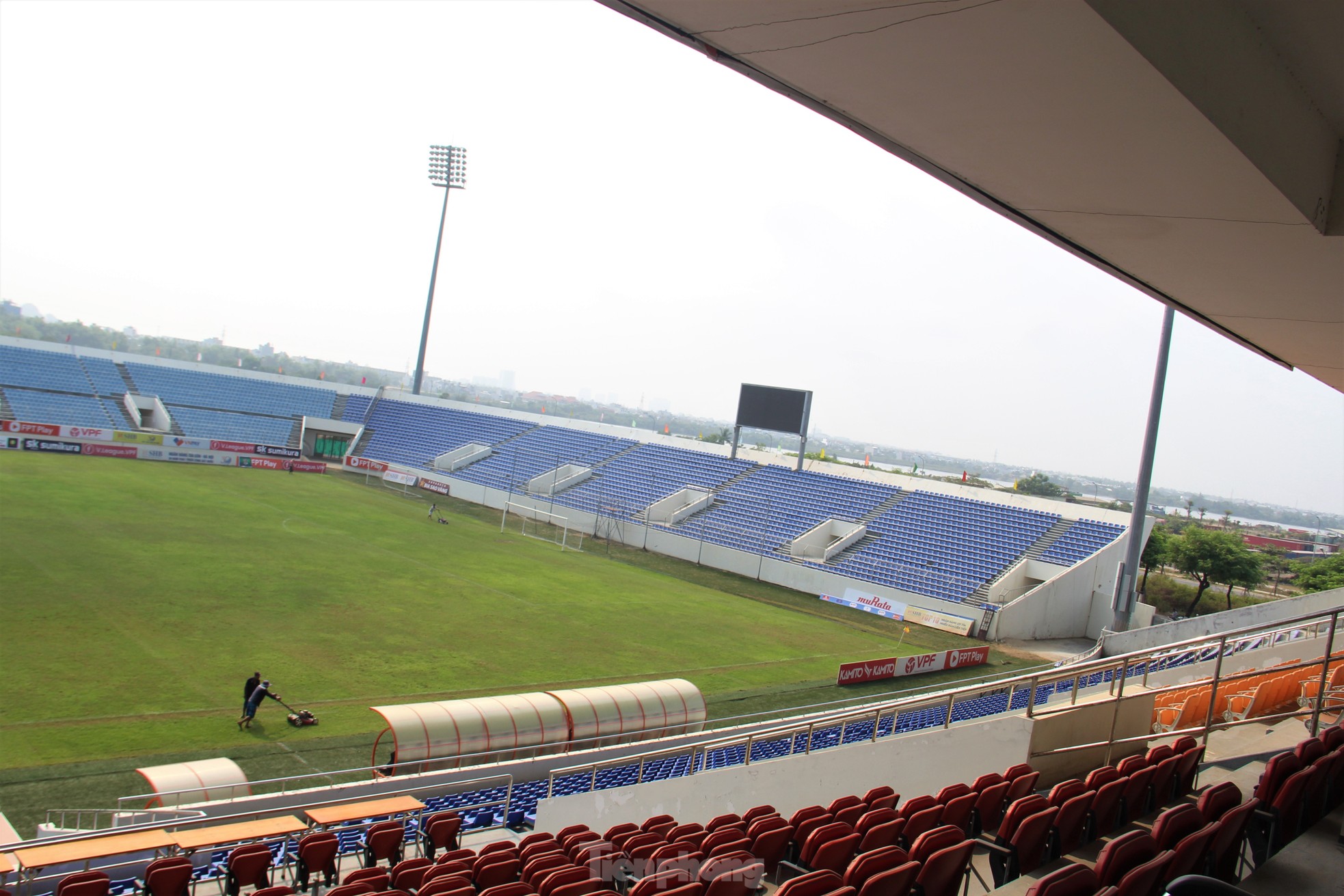 Sân vận động Hòa Xuân trước ngày đón những huyền thoại bóng đá Brazil- Ảnh 13.