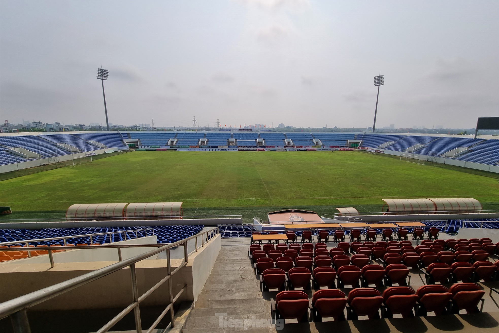 Sân vận động Hòa Xuân trước ngày đón những huyền thoại bóng đá Brazil- Ảnh 11.