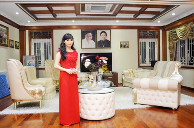 Nữ ca sĩ Quảng Ninh là mẹ 4 con, lấy đại gia hơn 13 tuổi, sống trong biệt thự 100 tỷ đồng nhưng tiết lộ 'không bao giờ xin tiền chồng'- Ảnh 7.
