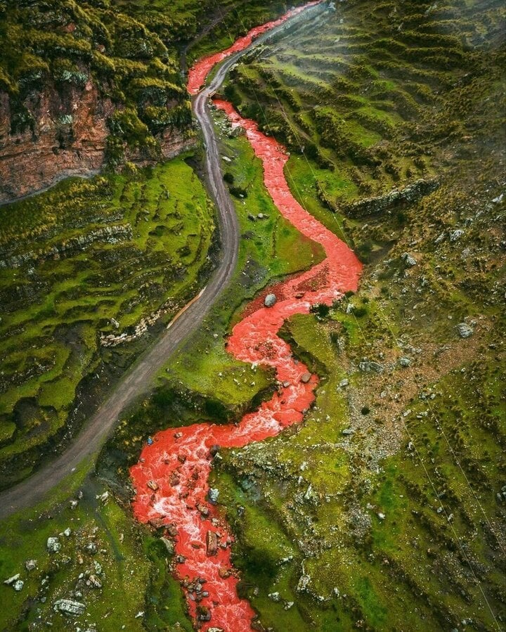 Bí ẩn dòng sông nhuộm đỏ ở Peru, tại sao chỉ đổi màu vào mùa mưa?- Ảnh 3.