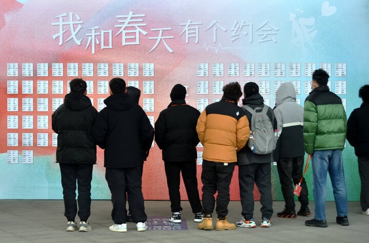 Nhiều đàn ông Trung Quốc thích ở rể, muốn tránh 'áp lực tài chính'- Ảnh 1.