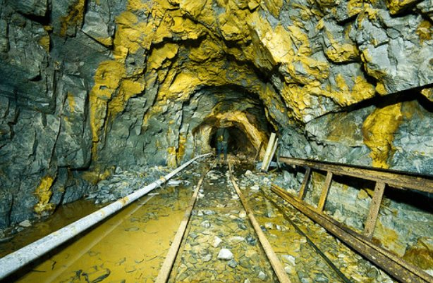 21 tấn vàng ‘chảy ra’ từ dưới lớp băng giá mỗi năm khiến cả thế giới khao khát: Mỏ vàng nằm ở nơi ‘tận cùng thế giới’ gây bất ngờ với những công nghệ tối tân- Ảnh 1.