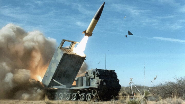 Mỹ bí mật cung cấp tên lửa ATACMS cho Ukraine vào tháng 4- Ảnh 1.