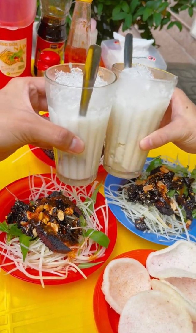 4 quán ngon chỉ dân địa phương mới biết ở Nha Trang: Bánh canh lòng cá phải thử khi đến xứ biển, hàng gỏi bò khô núp hẻm- Ảnh 27.