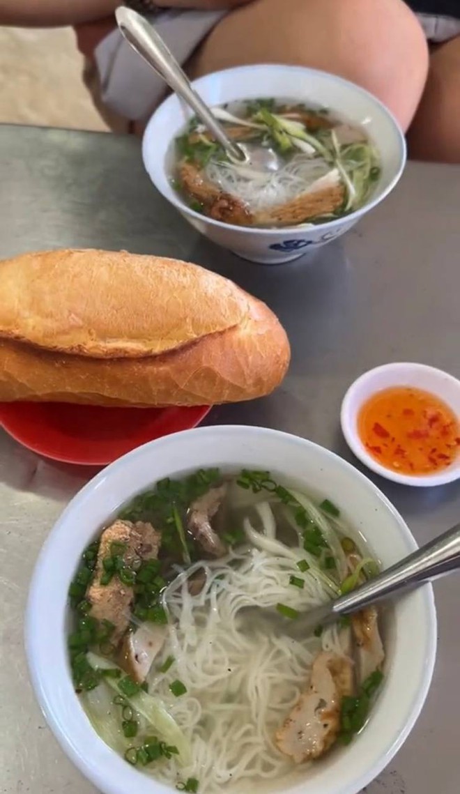 4 quán ngon chỉ dân địa phương mới biết ở Nha Trang: Bánh canh lòng cá phải thử khi đến xứ biển, hàng gỏi bò khô núp hẻm- Ảnh 5.