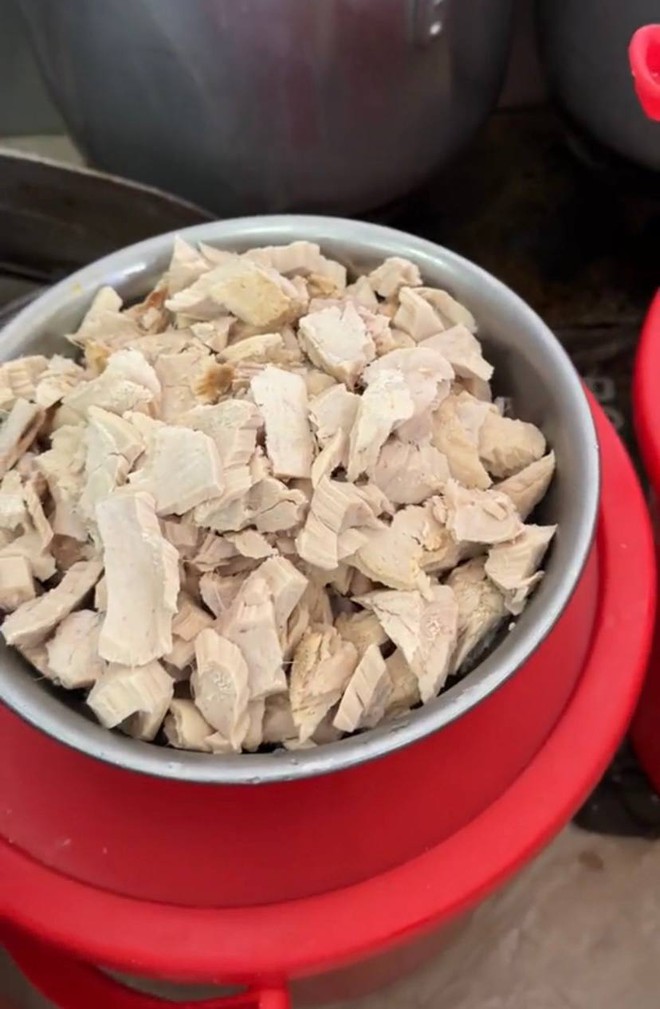 4 quán ngon chỉ dân địa phương mới biết ở Nha Trang: Bánh canh lòng cá phải thử khi đến xứ biển, hàng gỏi bò khô núp hẻm- Ảnh 3.