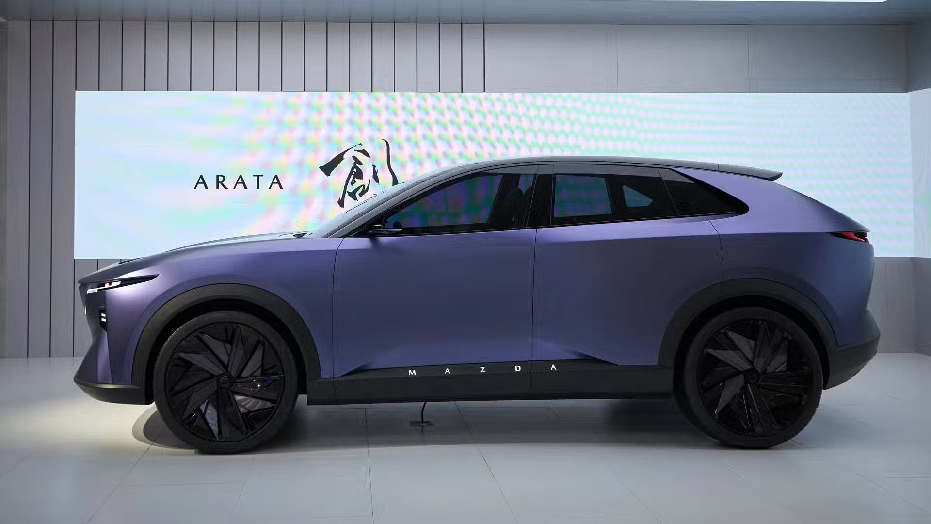 Ra mắt Mazda Arata Concept - SUV thuần điện ngang cỡ Mazda CX-5, chạy hơn 600km/sạc- Ảnh 4.