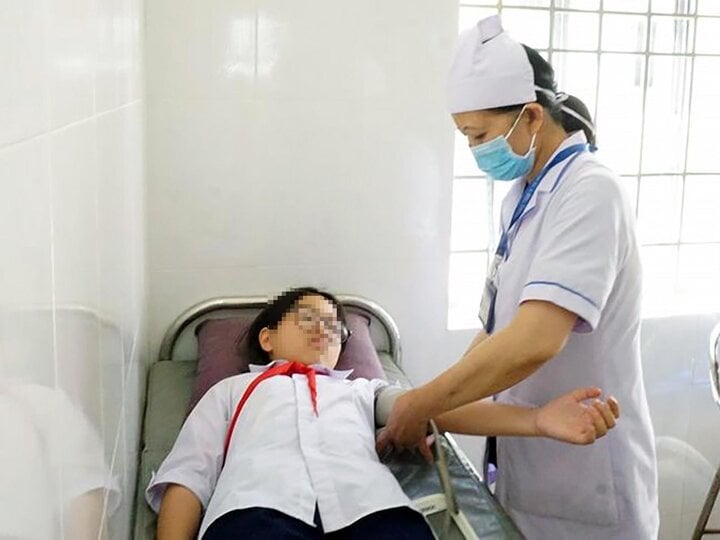 74 người ở Khánh Hòa ngộ độc vì rong biển cơm cuộn nhiễm khuẩn- Ảnh 1.