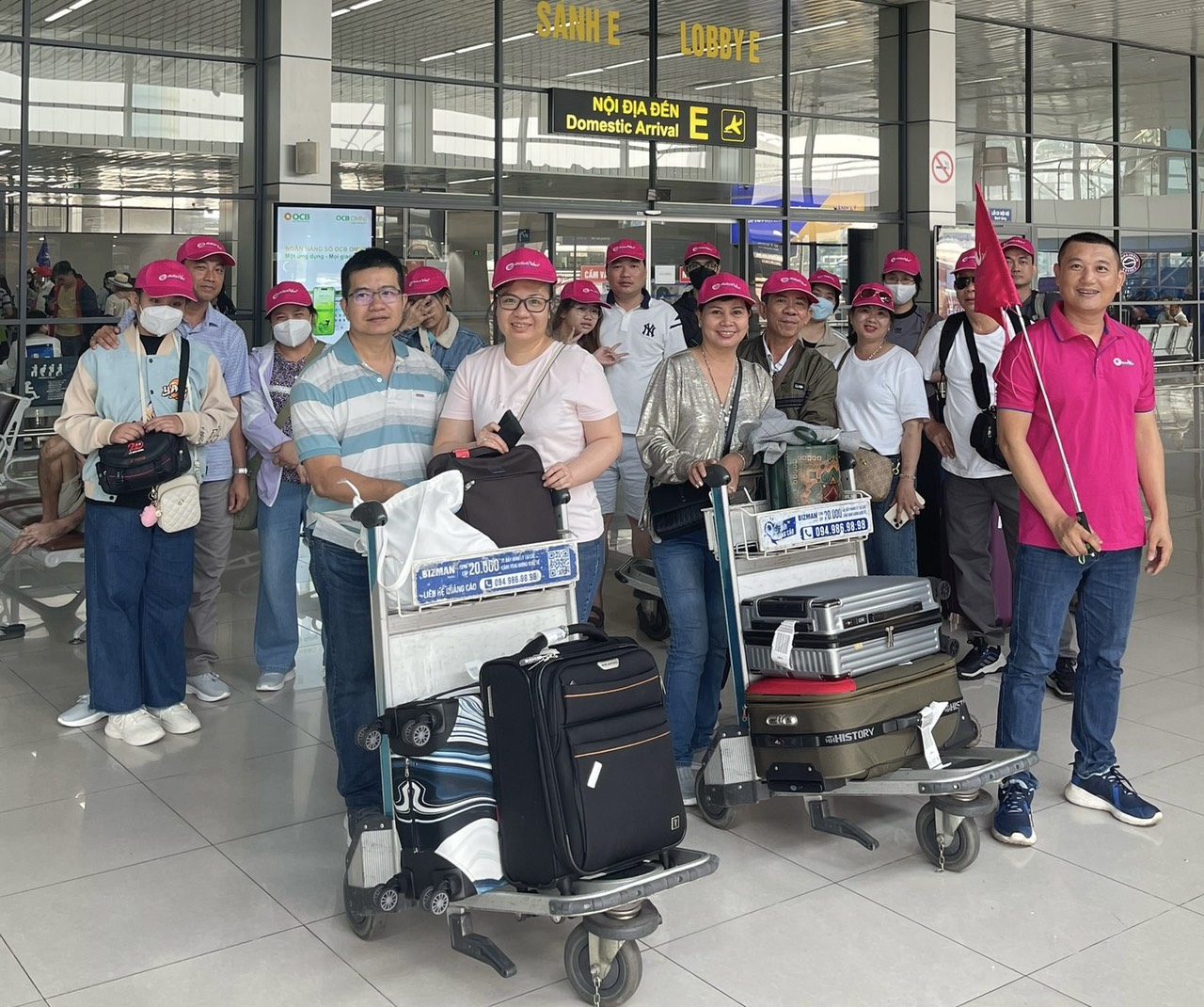 Khung cảnh lạ ở sân bay Tân Sơn Nhất trong ngày đầu nghỉ lễ 30-4, 1-5- Ảnh 4.