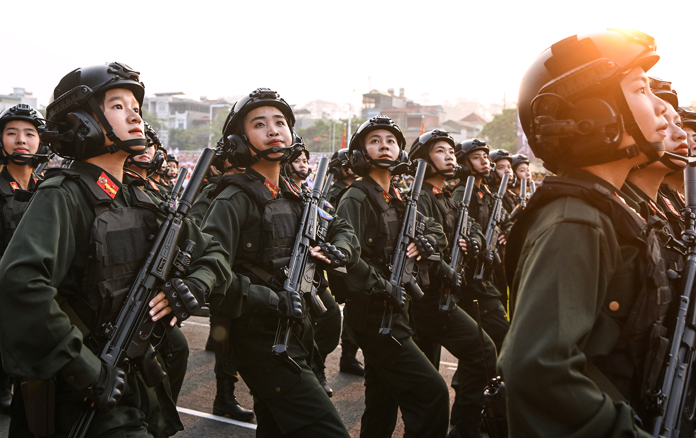 Choáng ngợp hình ảnh lần đầu 12.000 người, máy bay trực thăng trình diễn ở Điện Biên Phủ- Ảnh 6.