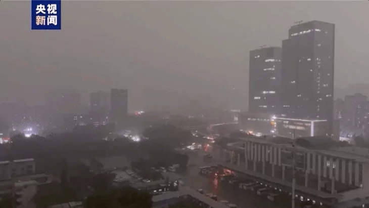 Lốc xoáy mạnh khiến 5 người chết và 33 người bị thương ở Quảng Châu (Trung Quốc)- Ảnh 1.