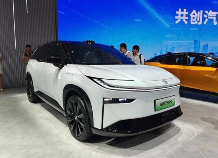Toyota trình làng bộ đôi xe điện hoàn toàn mới tại Trung Quốc- Ảnh 6.