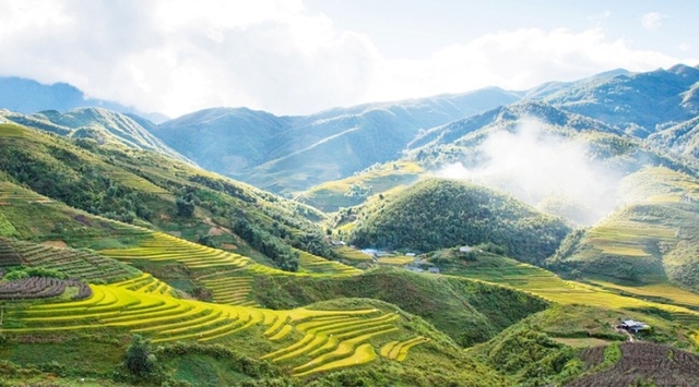 Hè ra biển quá đông đúc, dân tình kéo nhau leo núi “săn mây”: Những địa điểm gần Hà Nội chỉ cần xách balo lên là đi được ngay 30/4 này- Ảnh 5.