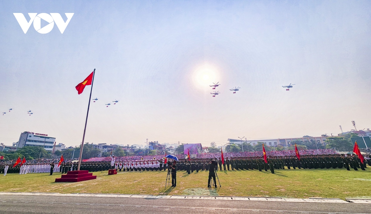 Hợp luyện toàn bộ khối diễu binh, diễu hành kỷ niệm 70 năm Chiến thắng Điện Biên Phủ- Ảnh 12.