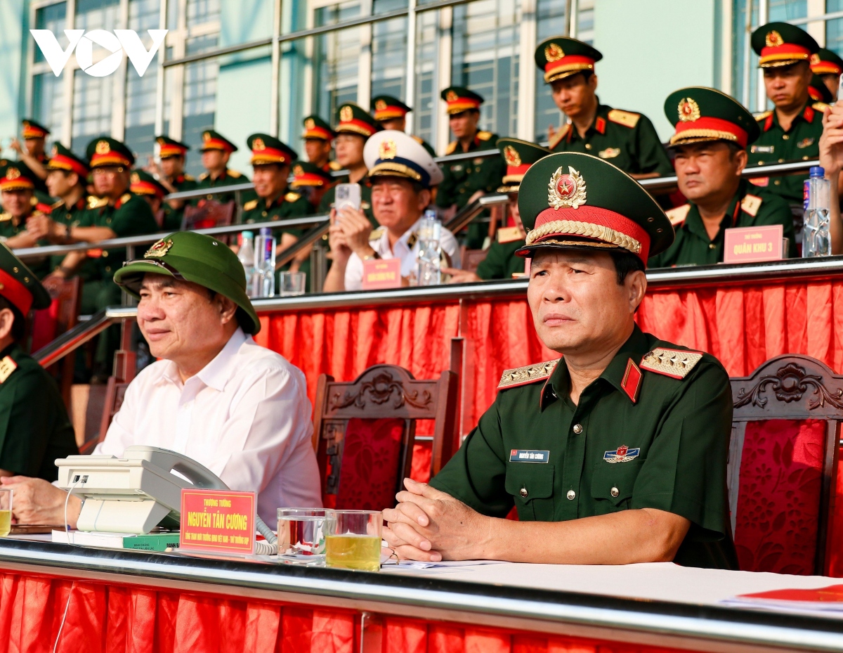 Hợp luyện toàn bộ khối diễu binh, diễu hành kỷ niệm 70 năm Chiến thắng Điện Biên Phủ- Ảnh 1.