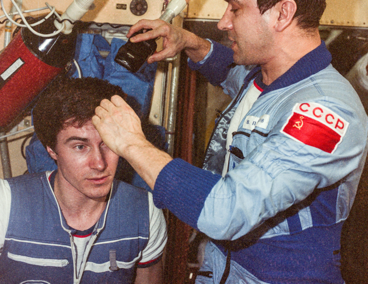 Phi hành gia mắc kẹt trên vũ trụ, trở thành 'công dân Liên Xô cuối cùng'- Ảnh 3.