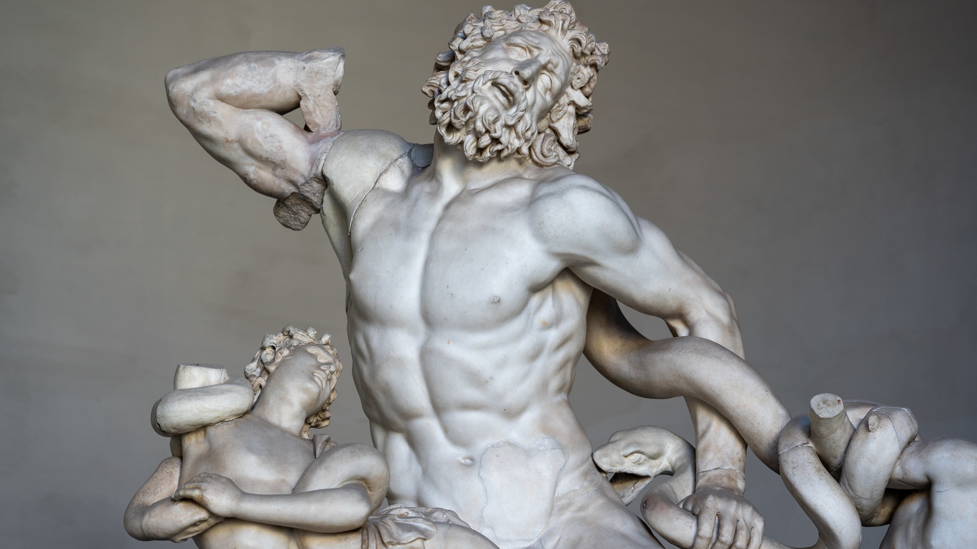 Tại sao các tượng cổ Hy Lạp thường có “của quý” bé một cách khiêm tốn?- Ảnh 1.