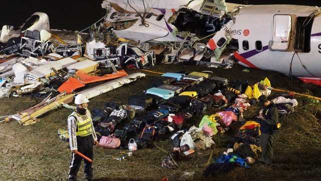 Tắt nhầm động cơ, phi công lái máy bay đâm sầm xuống cầu cao tốc khiến 48 hành khách thiệt mạng tại chỗ- Ảnh 6.