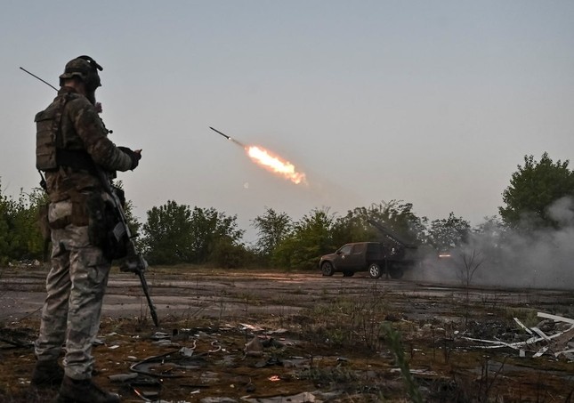 Ukraine: Cụ ông U70 lãnh đạo nhóm chiến binh cao tuổi đối phó với quân đội Nga- Ảnh 4.