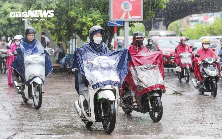 Không khí lạnh sắp tràn về, chấm dứt đợt nắng nóng chưa từng có trong 10 năm qua- Ảnh 1.