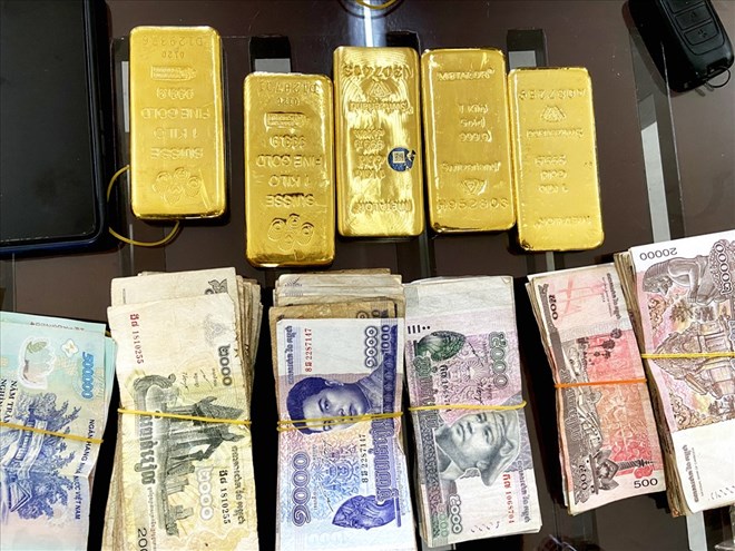 Bất ngờ về chiếc xe có khoang bí mật chở 6 tấn vàng lậu từ nước ngoài vào  Việt Nam mà "không ai biết"