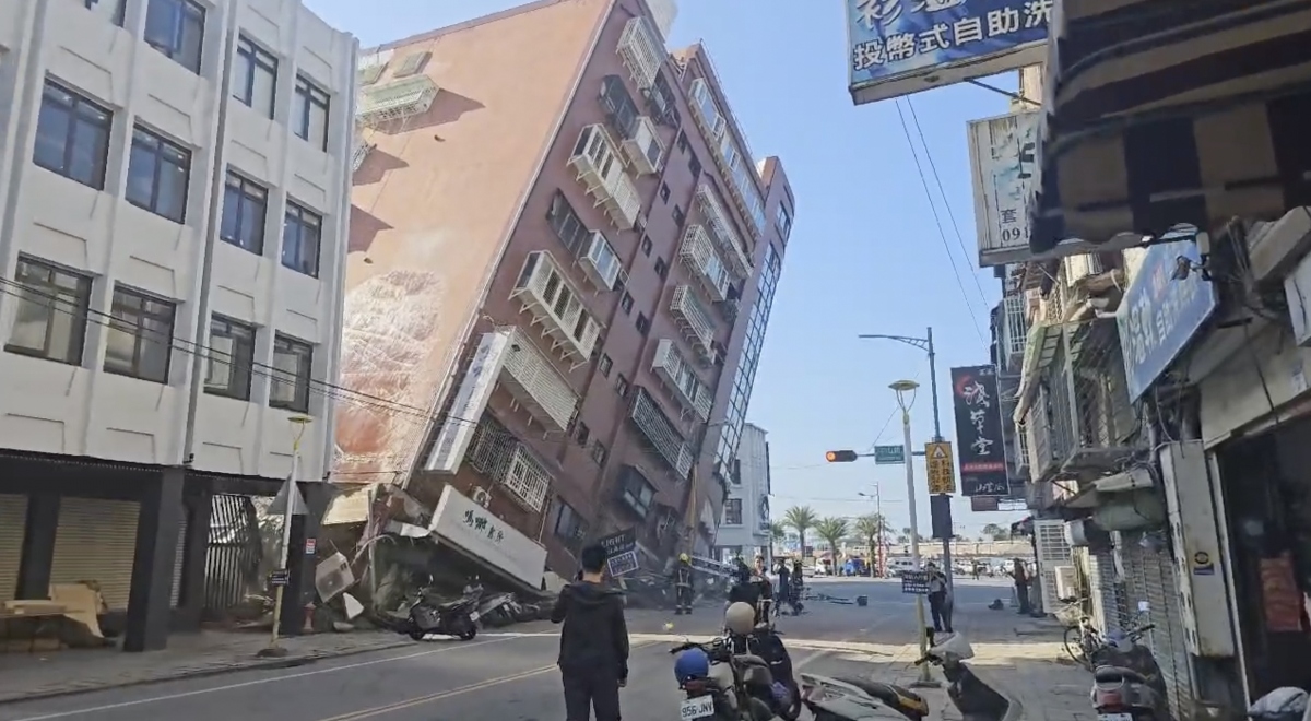 Động đất ở Đài Loan khiến 7 người thiệt mạng, hơn 700 người bị thương- Ảnh 1.