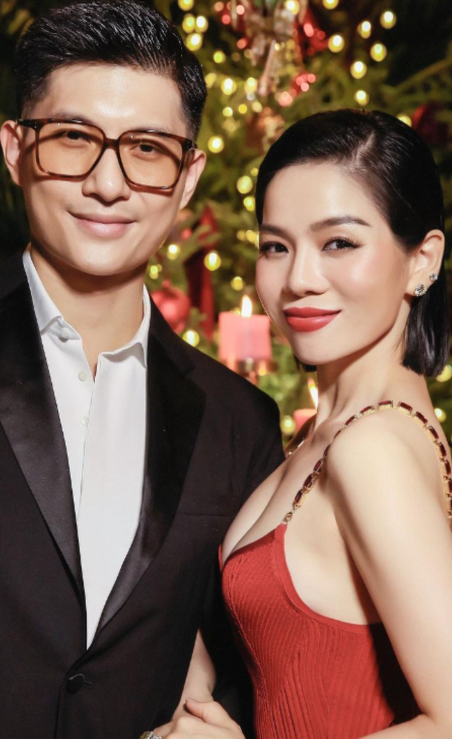 Nữ đại gia c&oacute; c&aacute;i cổng nh&agrave; gi&aacute; 3,6 tỷ đồng y&ecirc;u trai trẻ: Ch&ecirc;nh 1 con gi&aacute;p, sự nghiệp tr&aacute;i ngược sau khi hẹn h&ograve;- Ảnh 1.