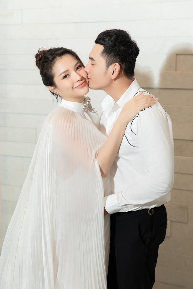 Vợ chồng Phương Trinh Jolie kỷ niệm 2 năm ngày cưới: Quẩy tưng bừng tại Thái Lan, bao trọn du thuyền sang chảnh- Ảnh 10.