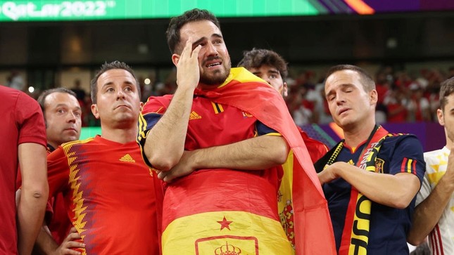 Nóng: Tây Ban Nha có nguy cơ bị loại khỏi Euro 2024, Real và Barca bị cấm dự Champions League- Ảnh 1.