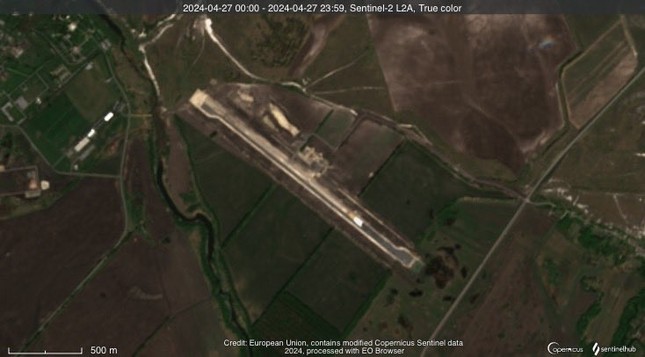 Hình ảnh vệ tinh tiết lộ căn cứ không quân bí mật của Nga, cách Ukraine 70km- Ảnh 2.
