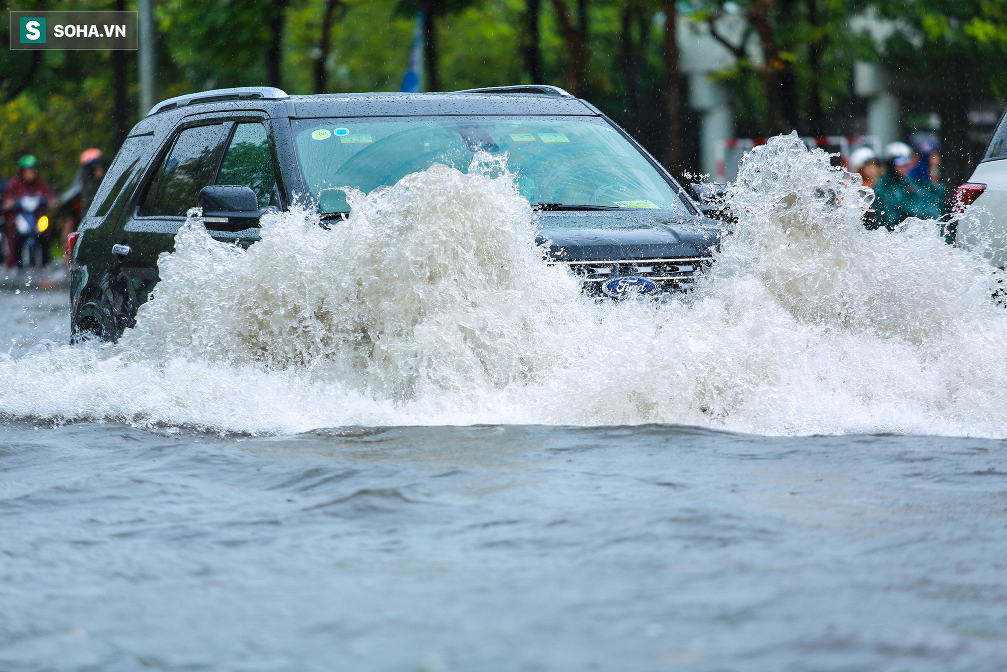 Bớt xem YouTube và quảng cáo lại, tay đua Việt đăng video Ranger vượt suối kèm 5 quy tắc để tránh thủy kích khi lái xe qua đường ngập nước- Ảnh 4.