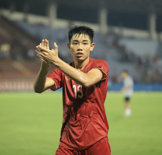 Top 5 cầu thủ điển trai nhất U23 Việt Nam: Vị trí số 1 visual cực phẩm, số 2 cao tới 1m90- Ảnh 11.