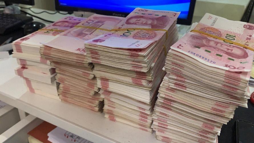 Theo dõi thanh niên thất nghiệp kiếm 17 tỷ đồng/ngày, mua 4 căn biệt thự, xe sang, 140 cảnh sát ập vào quán cà phê, bắt giữ 23 đối tượng- Ảnh 3.