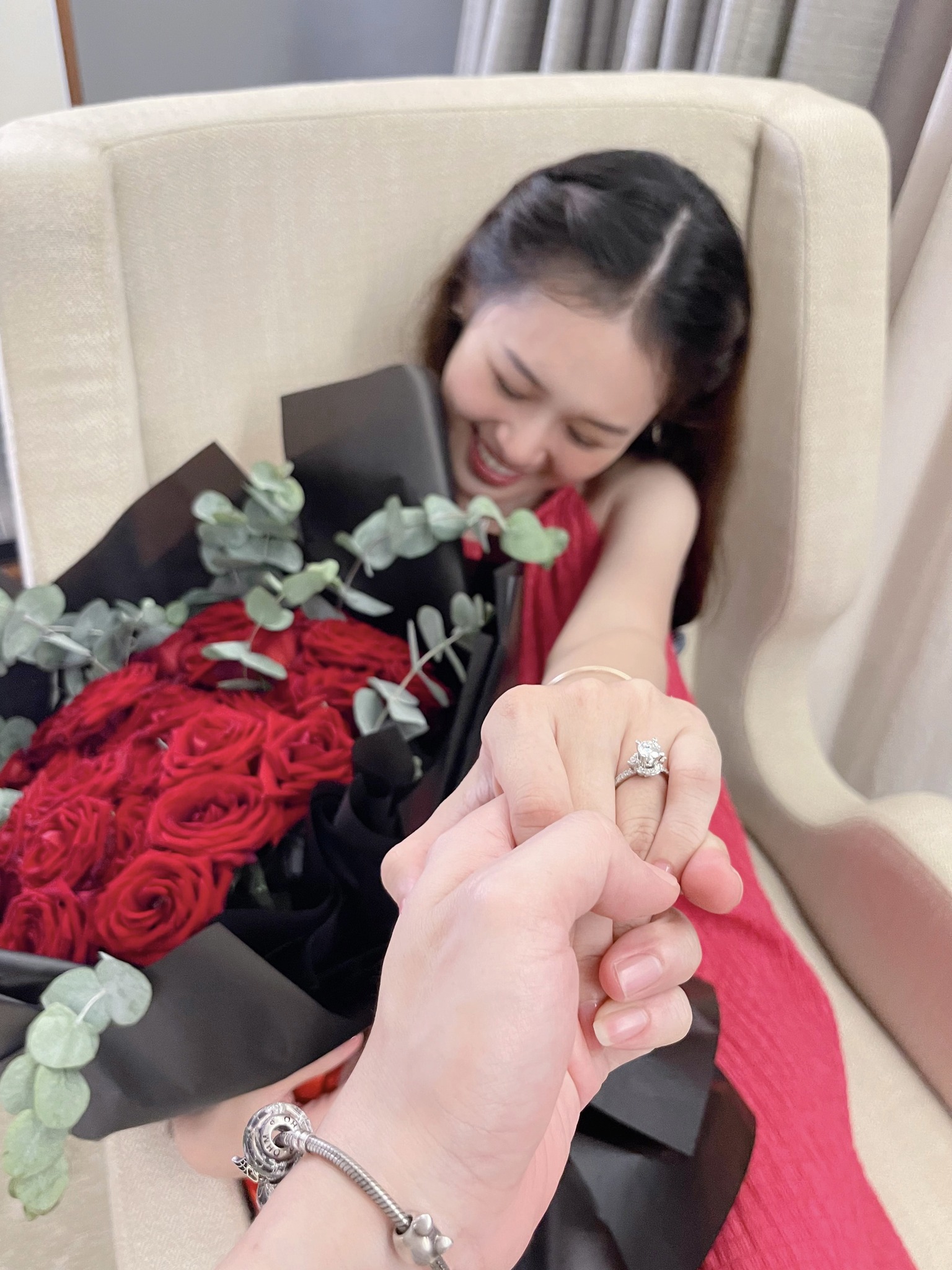 Vợ sắp cưới kém 12 tuổi của Anh Đức: Thành viên hội bạn Trấn Thành, nhan sắc đời thường gây ấn tượng- Ảnh 1.