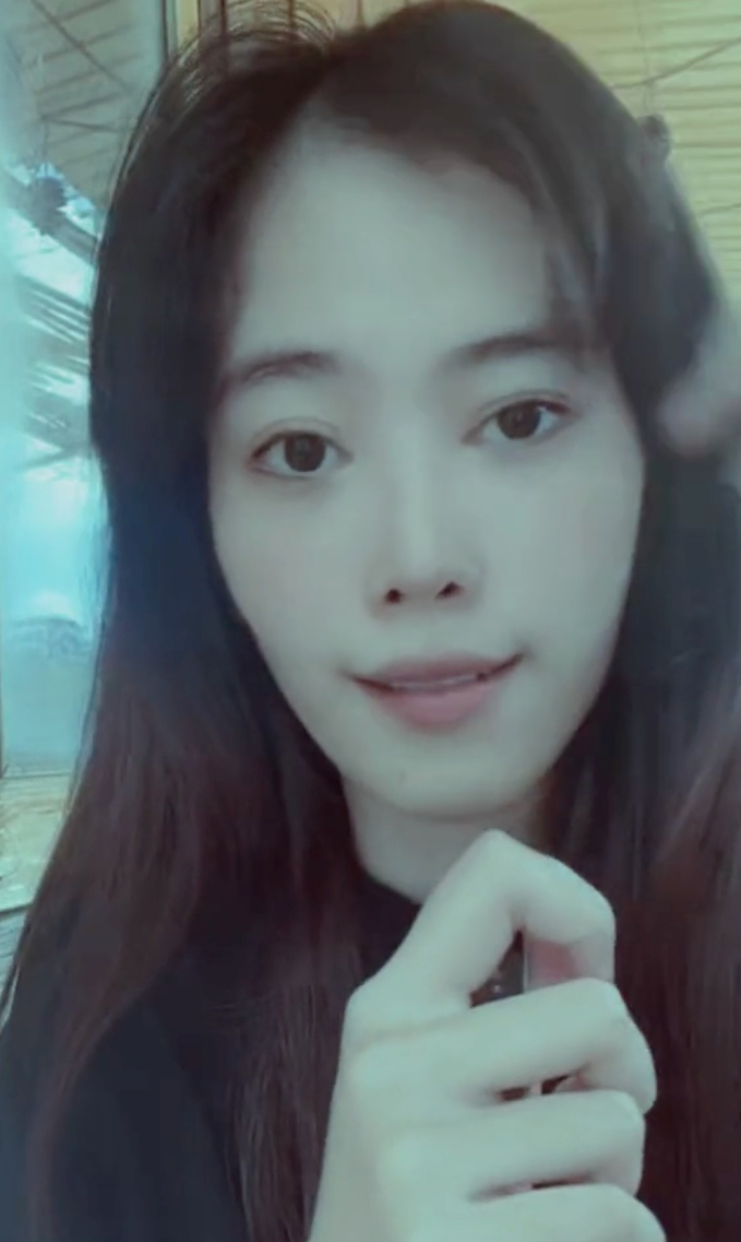 Nam Em đốp chát với khán giả khi bị chê hát dở tệ- Ảnh 1.