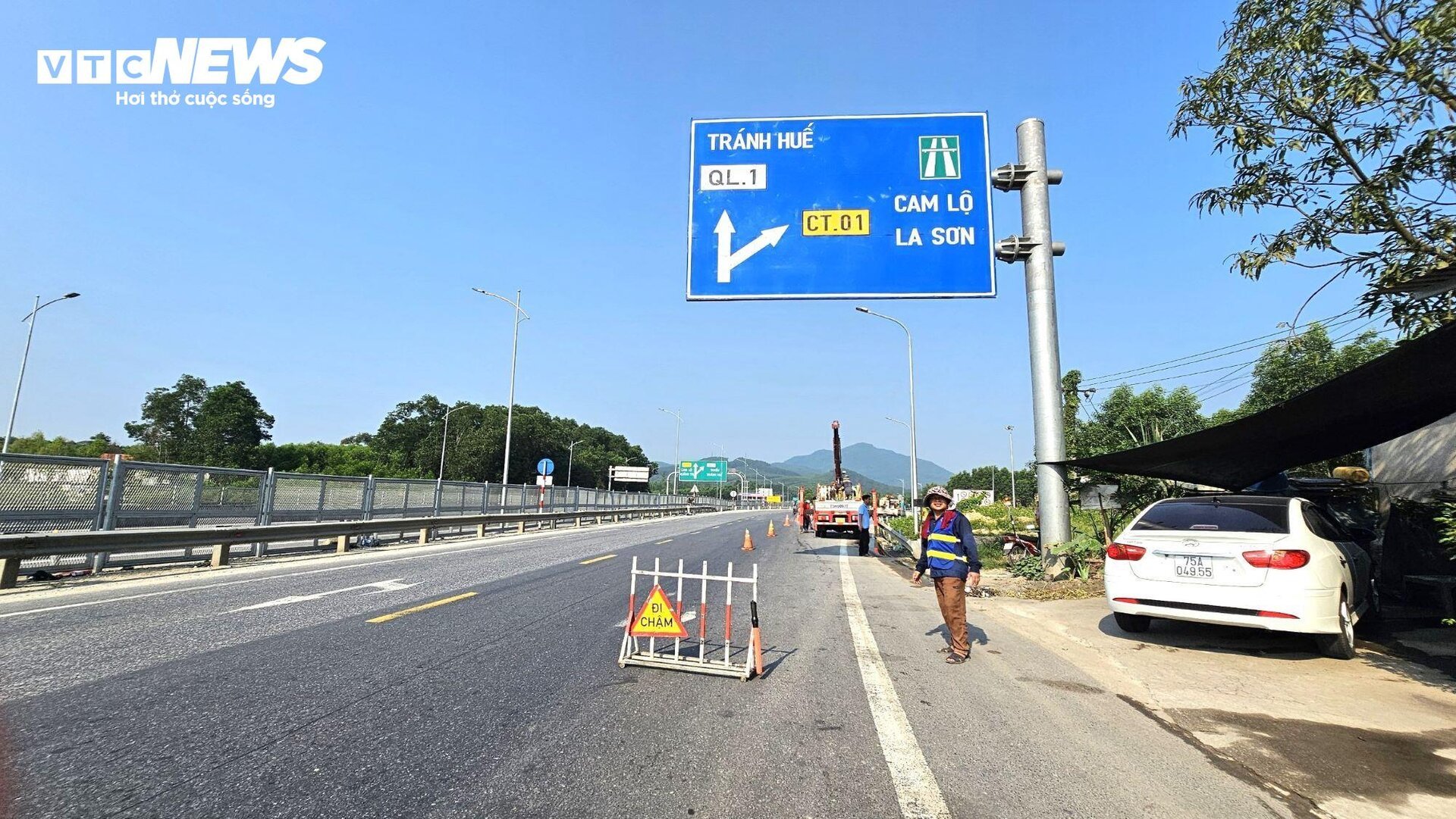Ngày đầu cấm xe tải nặng tại cao tốc Cam Lộ-La Sơn: Nhiều xe phải quay đầu- Ảnh 9.