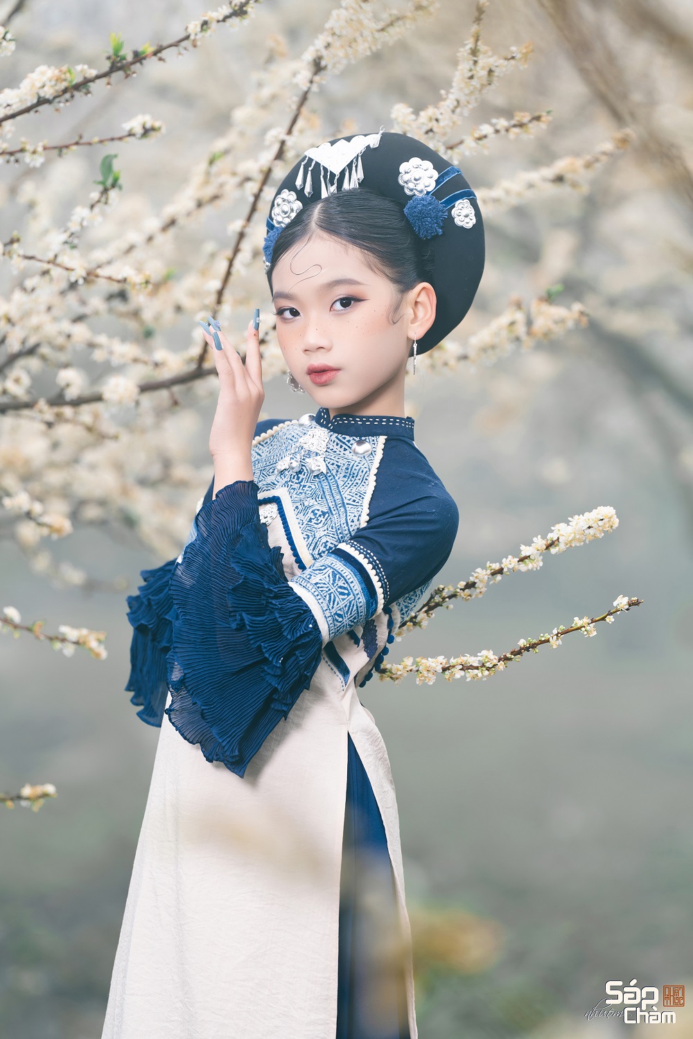 Mẫu nh&iacute; 10 tuổi trở th&agrave;nh gương mặt đại diện năm 2024 của NTK Nhật Thực- Ảnh 2.