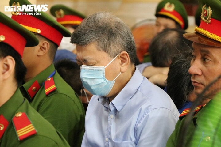 Chu Lập Cơ xin lỗi Trương Mỹ Lan vì để vợ cô độc trong hành trình kinh doanh- Ảnh 1. Chu Lập Cơ xin lỗi Trương Mỹ Lan vì để vợ cô độc trong hành trình kinh doanh- Ảnh 1.