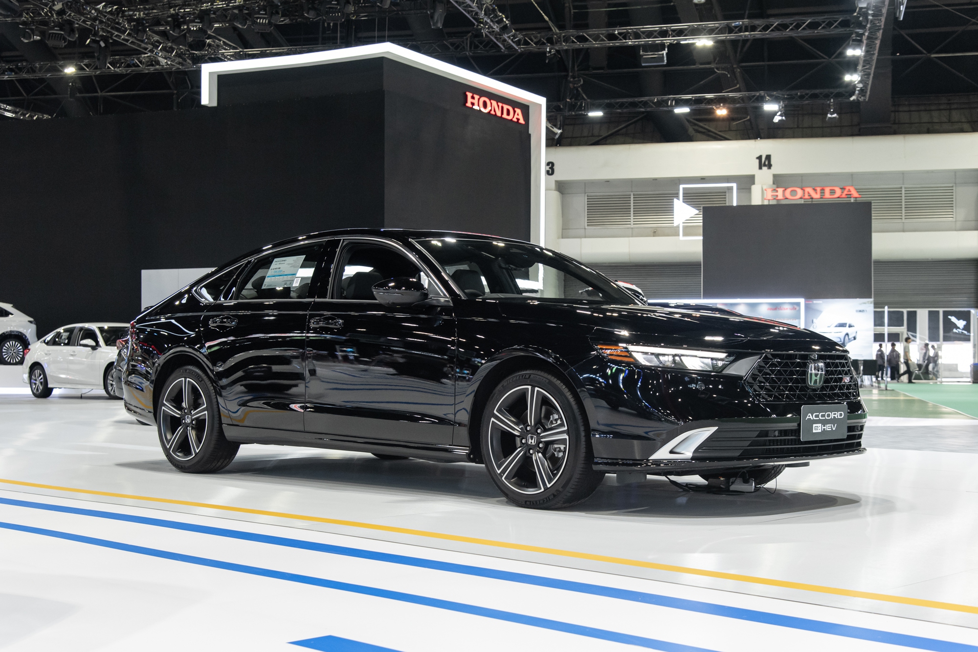 Ngồi thử Honda Accord 2024: Khó về Việt Nam nếu giữ nguyên trang bị, nội thất thua Camry- Ảnh 1.