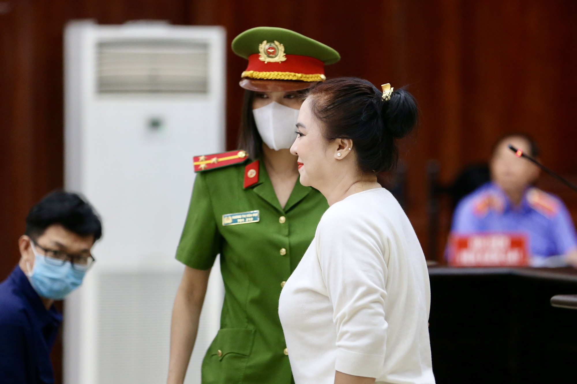 Bà Nguyễn Phương Hằng thấy hạnh phúc vì không kháng cáo- Ảnh 1.