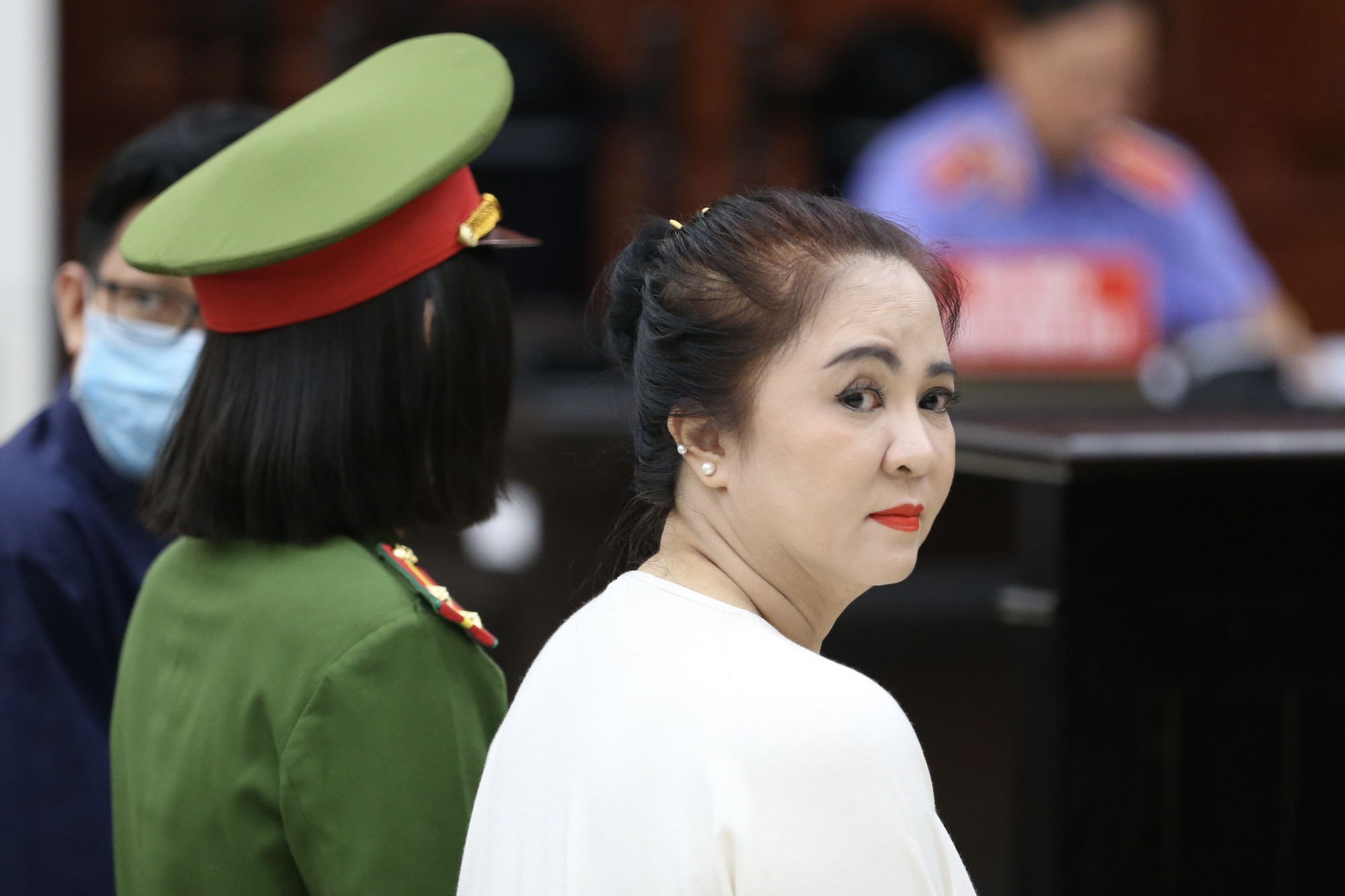 VKSND TP HCM nêu quan điểm về đồng phạm của bà Nguyễn Phương Hằng- Ảnh 2.