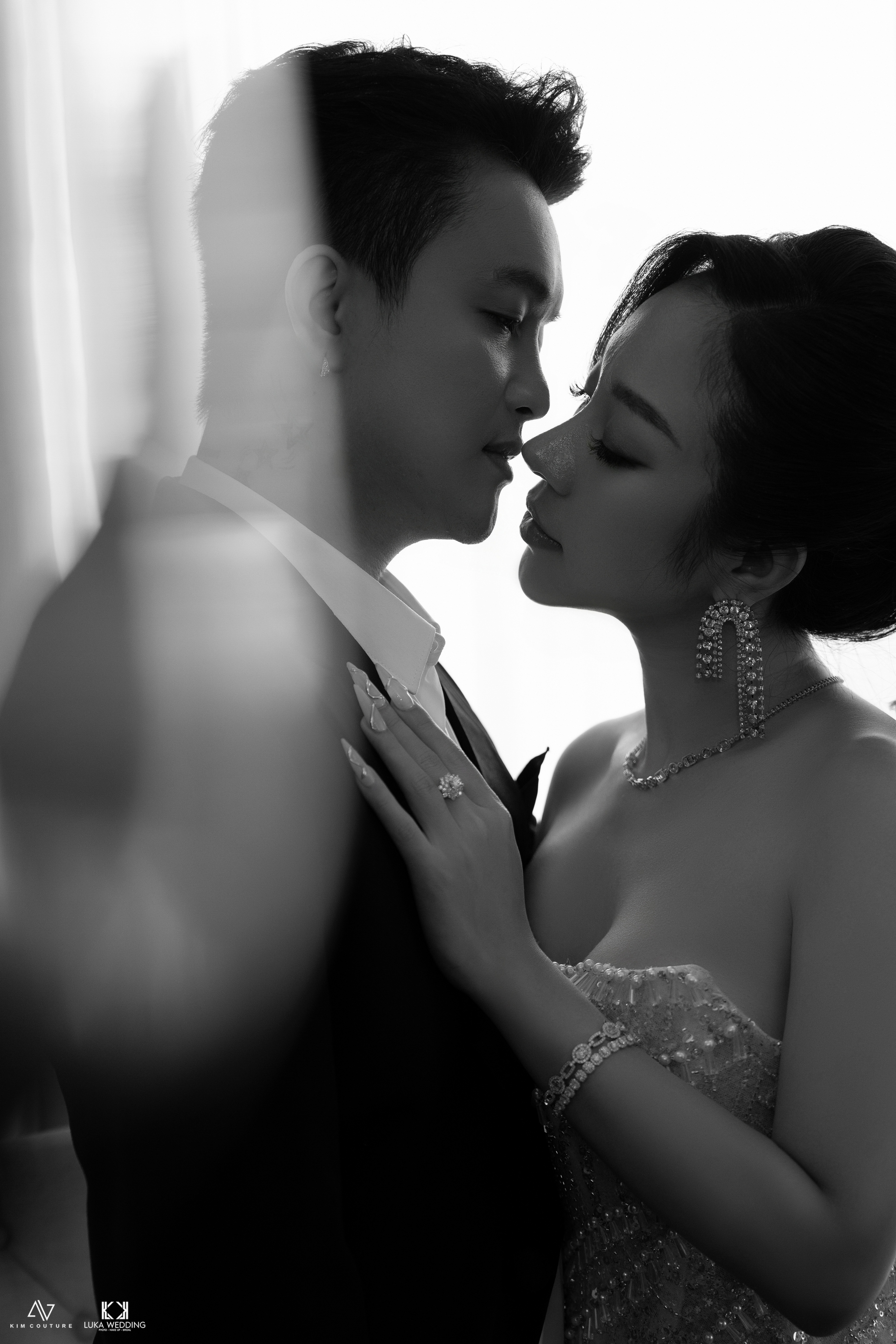 Loạt ảnh cưới siêu gợi cảm của ca sĩ TiTi (HKT) và nữ DJ Nhung Babie- Ảnh 7.