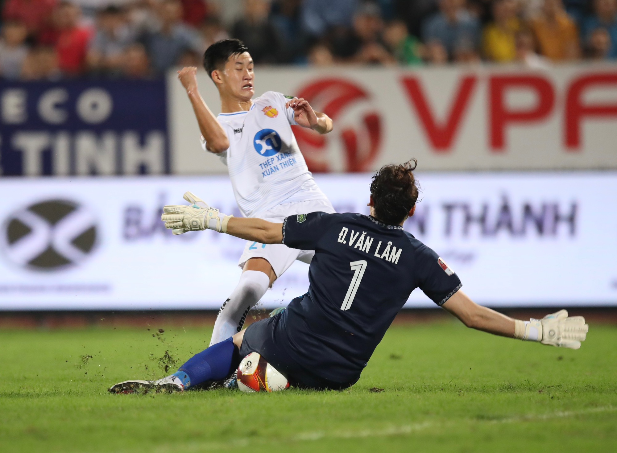 Bạn g&aacute;i Văn L&acirc;m lọt v&agrave;o 