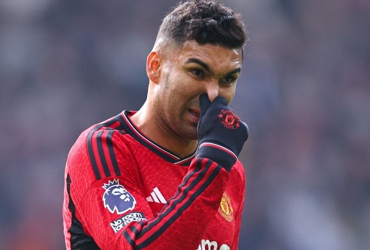 CĐV Man Utd nổi giận, yêu cầu Casemiro giải nghệ- Ảnh 1.