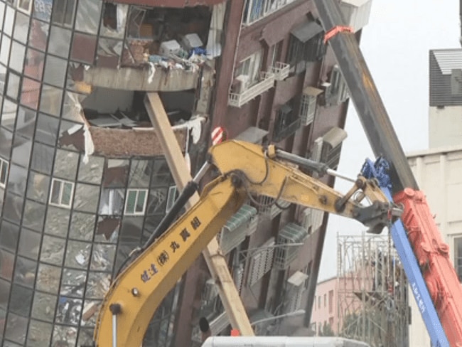 Động đất Đài Loan: Nghiêng tới 25 độ, tòa nhà biểu tượng 10 tầng bị phá- Ảnh 2.