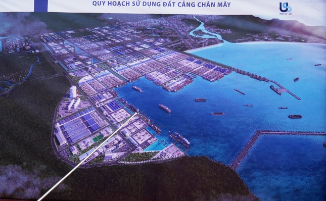 Thủ tướng bấm nút khởi công dự án gần 1.700 tỷ đồng tại cảng Chân Mây- Ảnh 4.