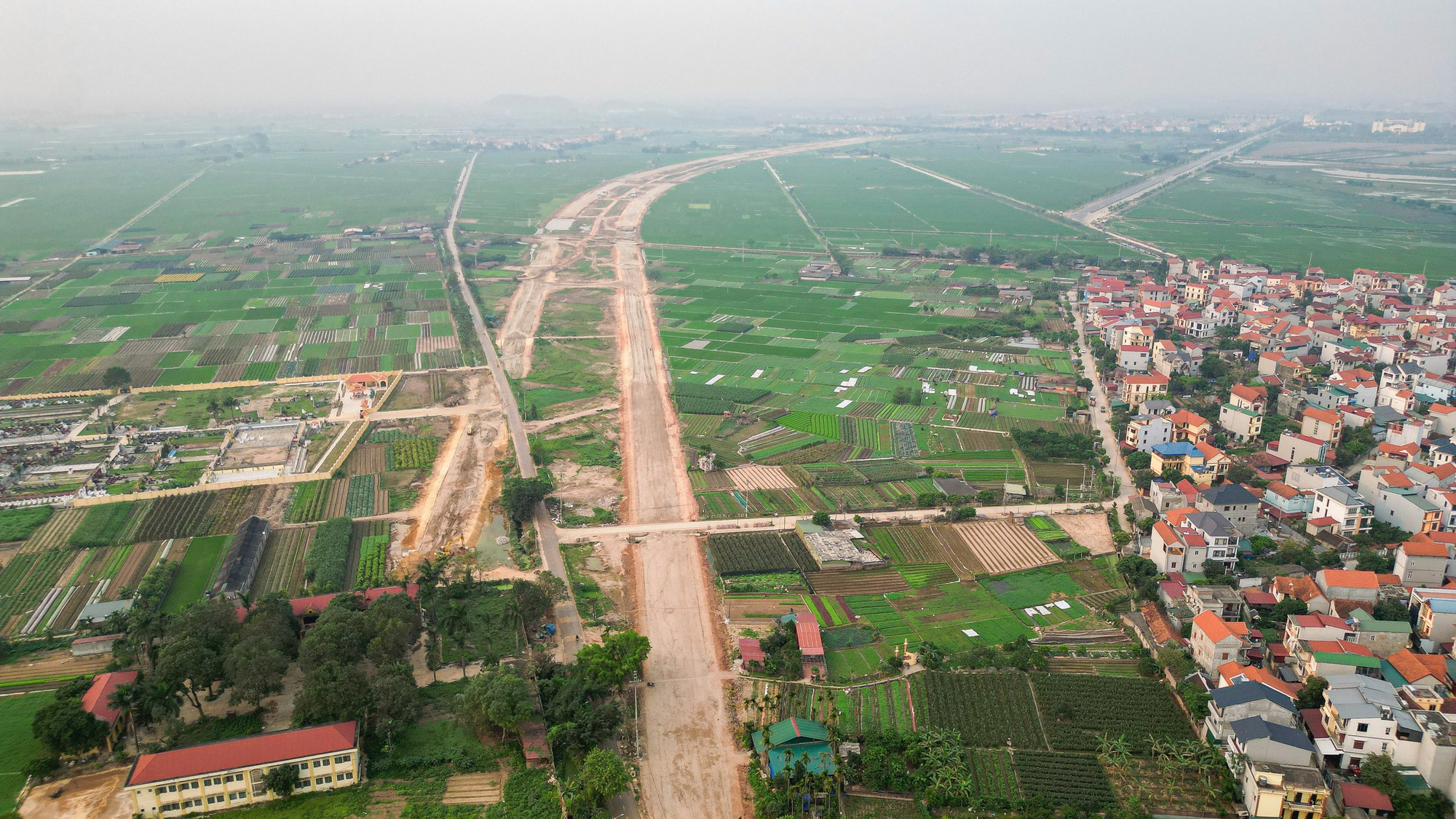 Toàn cảnh vị trí xây dựng cầu Hồng Hà vượt sông Hồng trị giá gần 10.000 tỉ đồng- Ảnh 3.