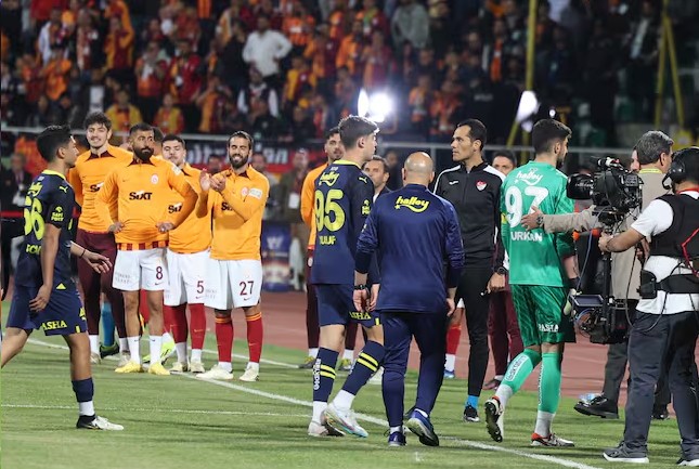 Chuyện lạ: CLB Thổ Nhĩ Kỳ đá 1 phút rồi tự ý bỏ trận chung kết Cúp quốc gia- Ảnh 2.